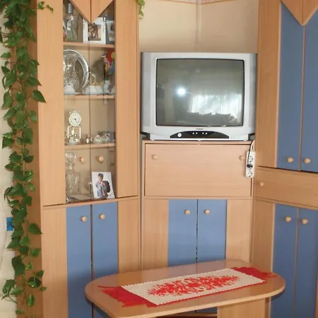 Three-bedroom Holiday In Casa vacanze